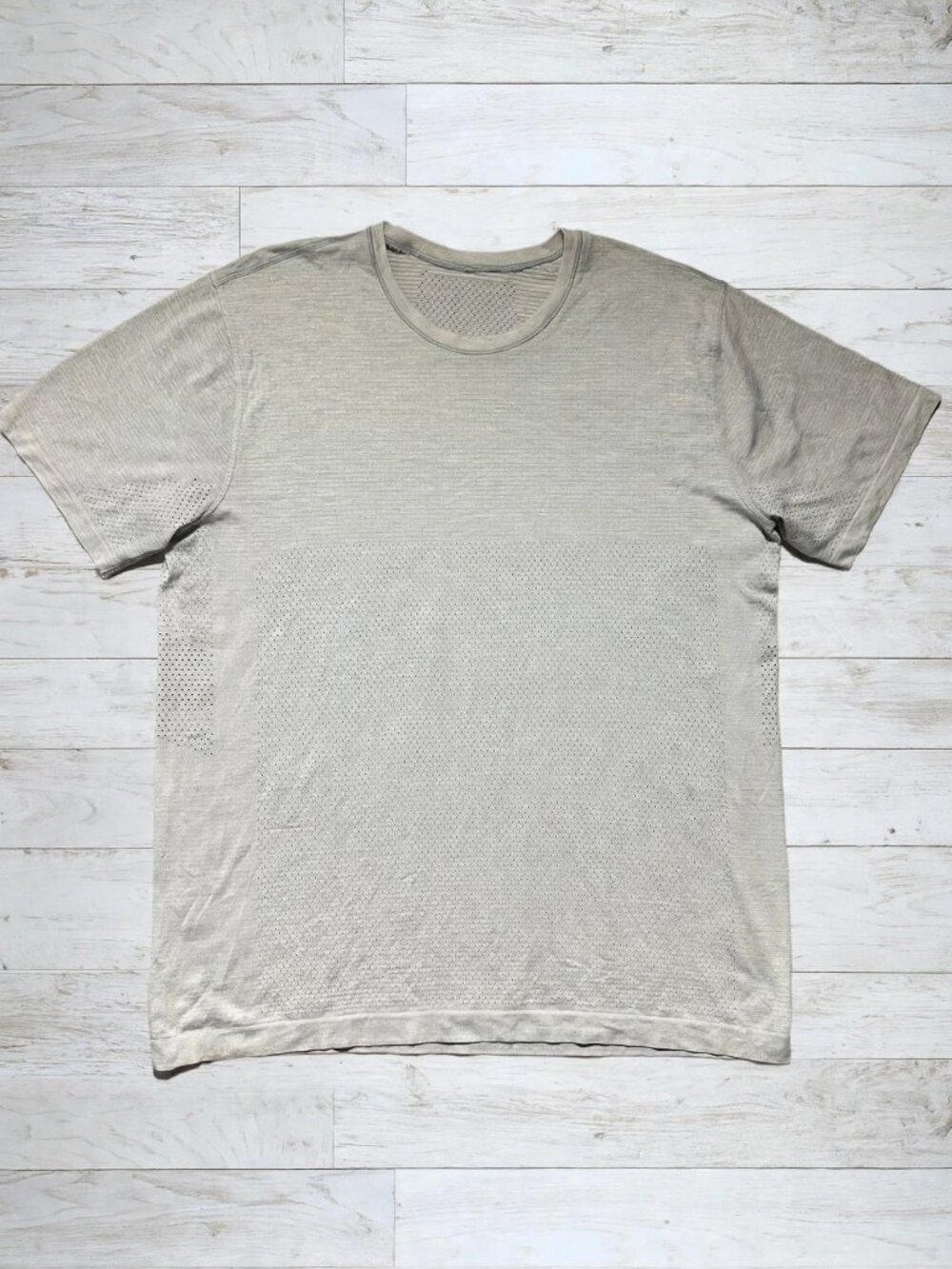 lululemon Metal Vent Tech Light Gray Short Sleeve Shirt Men’s XL